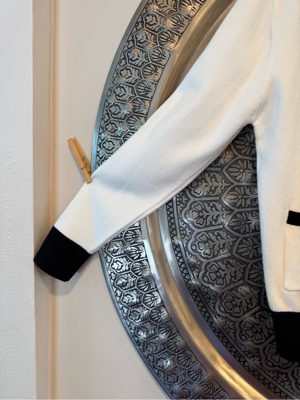Deluc Ecru Cardigan Sweater with Black Trim LG - Picture 7 of 7